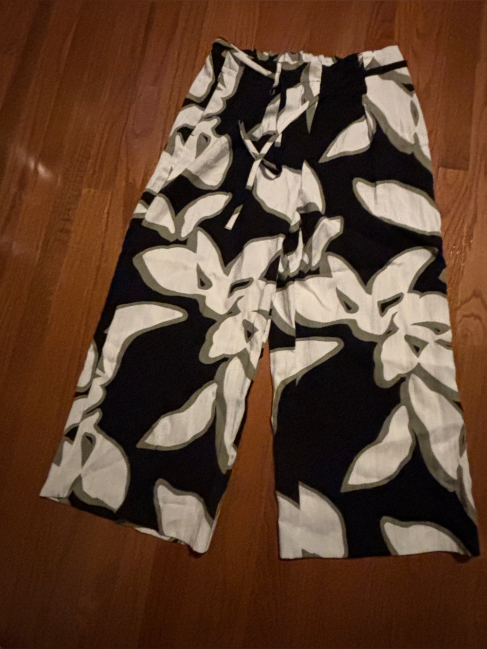 Nine West Tie Waist Wide Leg Crop Pants size 10 Excellent never worn